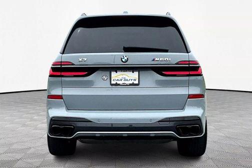 2024 BMW X7 M60i