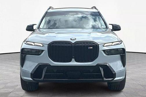 2024 BMW X7 M60i