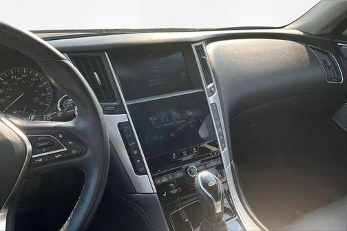 2022 INFINITI Q50 LUXE