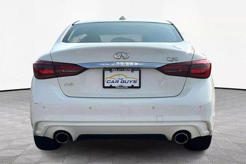 2022 INFINITI Q50 LUXE