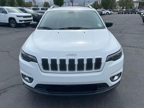 Bright White Clearcoat 2019 Jeep Cherokee Latitude