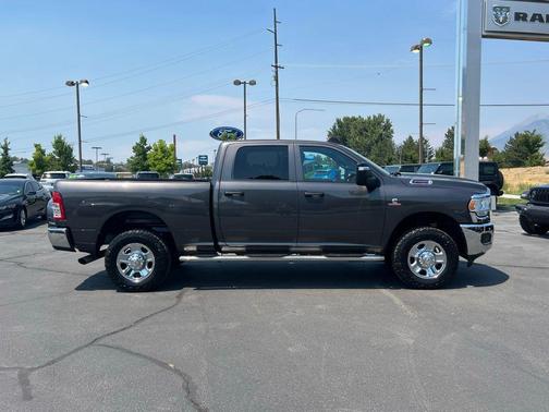 2023 RAM 2500 Tradesman Crew Cab 4x4 6'4' Box