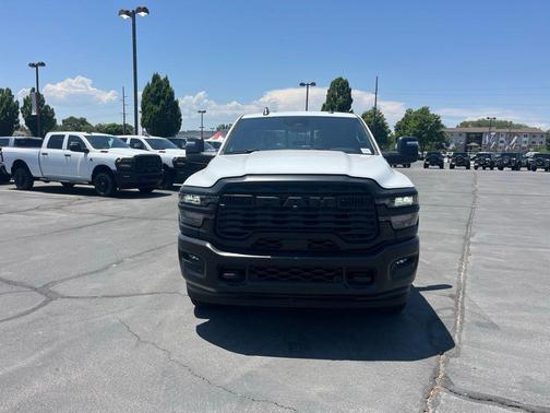 2025 RAM 2500 Tradesman Crew Cab 4x4 6'4' Box