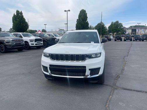 2025 Jeep Grand Cherokee L Laredo