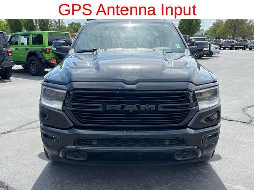 Diamond Black Crystal Pearlcoat 2022 RAM 1500 Laramie