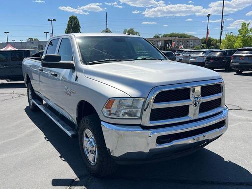Bright Silver Metallic Clearcoat 2016 RAM 2500 Tradesman