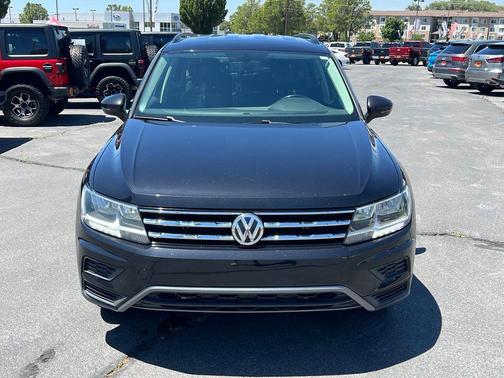 Deep Black 2019 Volkswagen Tiguan 2.0T SE 4MOTION
