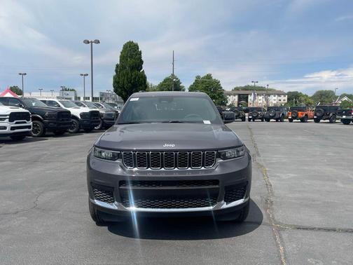 2025 Jeep Grand Cherokee L Laredo