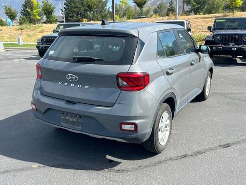 2021 Hyundai VENUE SE