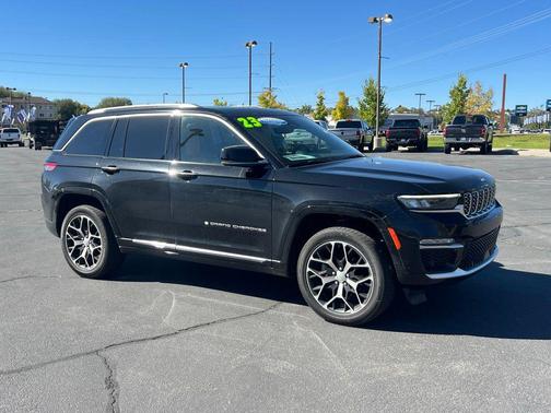 2023 Jeep Grand Cherokee Summit
