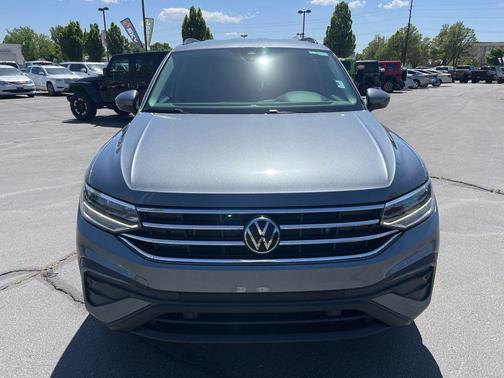 Deep Black Pearl 2024 Volkswagen Tiguan 2.0T S 4MOTION