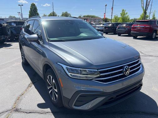 Deep Black Pearl 2024 Volkswagen Tiguan 2.0T S 4MOTION