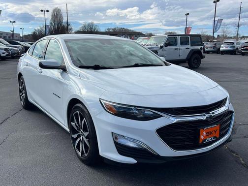 2022 Chevrolet Malibu FWD RS