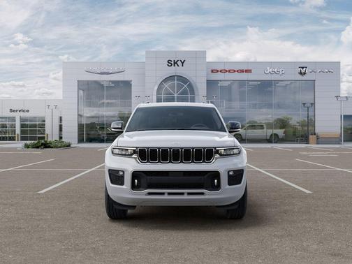 Bright White Clearcoat 2025 Jeep Grand Cherokee Overland