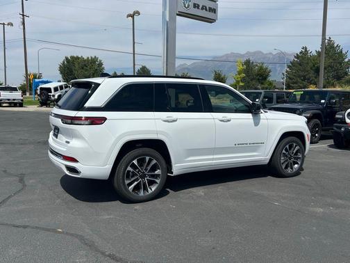 2025 Jeep Grand Cherokee Overland