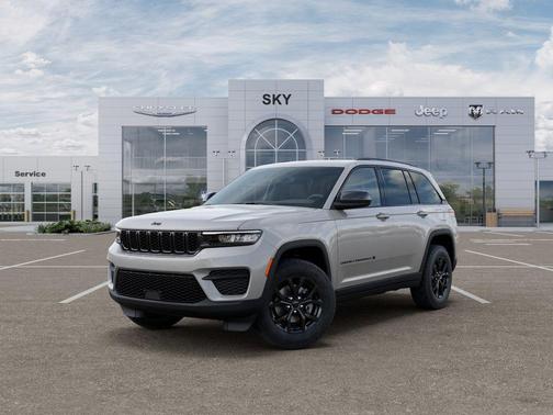 Silver Zynith 2025 Jeep Grand Cherokee Altitude