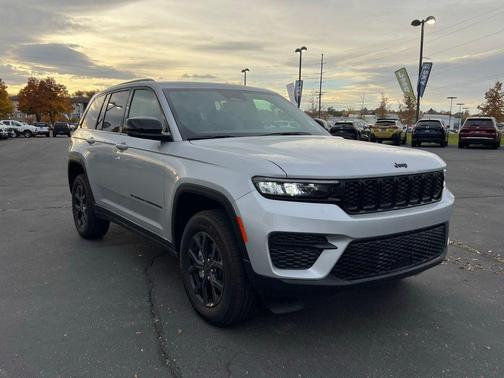 2025 Jeep Grand Cherokee Altitude