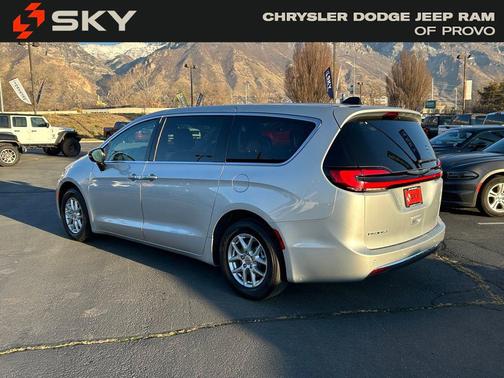 2024 Chrysler Pacifica Touring L