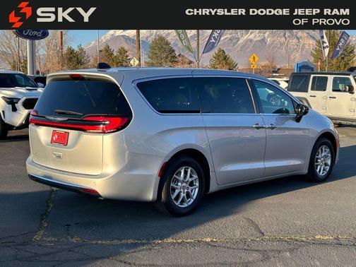 2024 Chrysler Pacifica Touring L