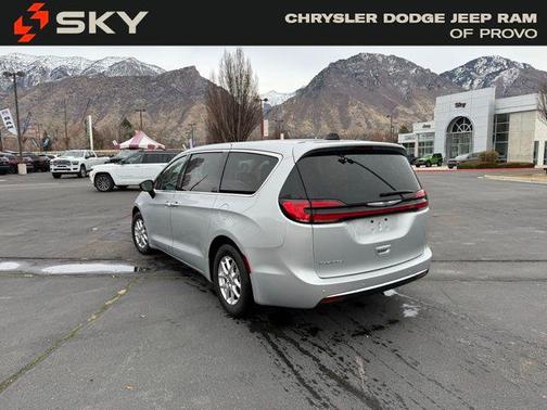 2024 Chrysler Pacifica Touring L