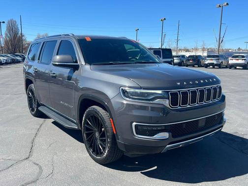 Baltic Gray Metallic Clearcoat 2022 Jeep Wagoneer Series III 4x4