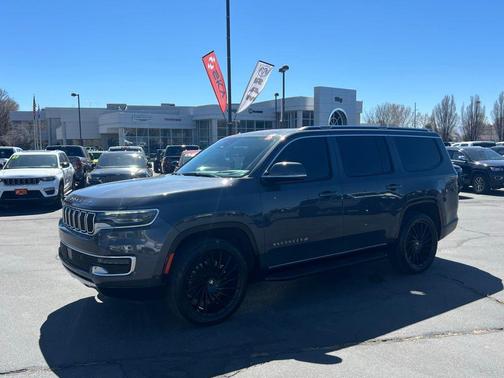 Baltic Gray Metallic Clearcoat 2022 Jeep Wagoneer Series III 4x4