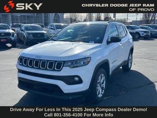 Bright White Clearcoat 2025 Jeep Compass Latitude