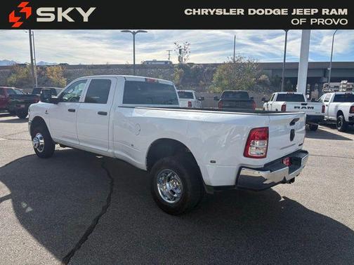 2024 RAM 3500 Tradesman Crew Cab 4x4 8' Box