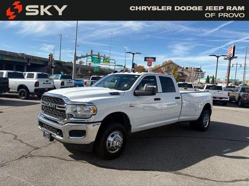 2024 RAM 3500 Tradesman Crew Cab 4x4 8' Box
