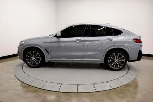 2022 BMW X4 xDrive30i