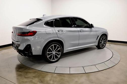 2022 BMW X4 xDrive30i