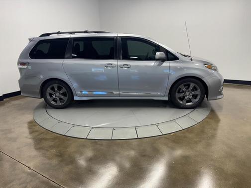 2012 Toyota Sienna SE