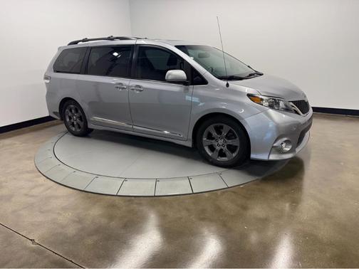 2012 Toyota Sienna SE