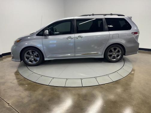 2012 Toyota Sienna SE