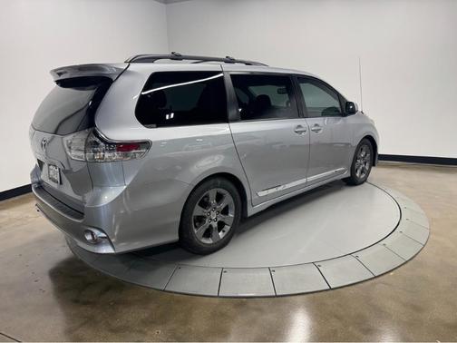 2012 Toyota Sienna SE