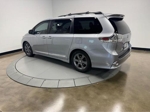 2012 Toyota Sienna SE