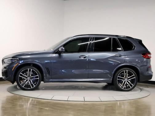 2022 BMW X5 M50i