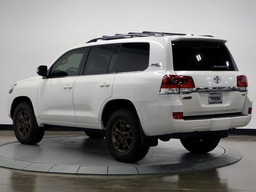 Blizzard Pearl 2021 Toyota Land Cruiser Heritage Edition
