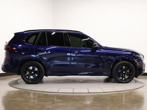 2025 BMW X5 M60i