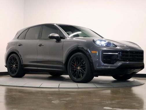 2025 Porsche Cayenne GTS