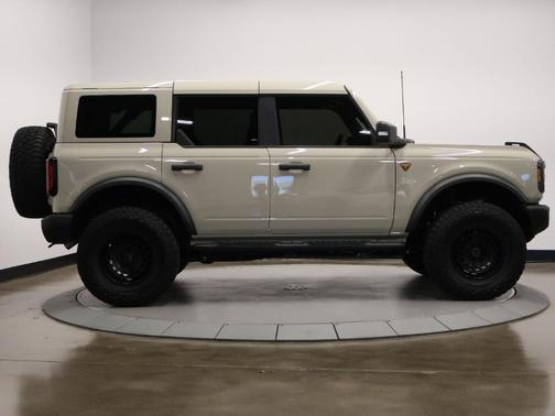 Desert Sand 2025 Ford Bronco Badlands