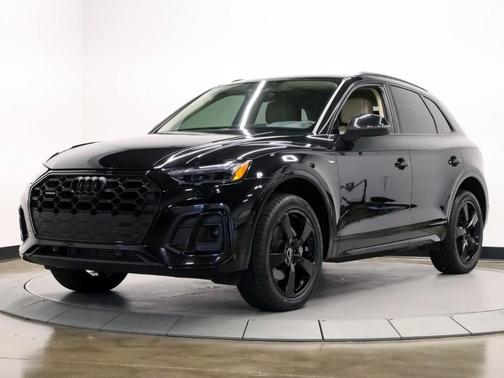 Mythos Black Metallic 2023 Audi Q5 45 S line Prestige