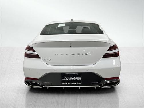 2024 Genesis G70 2.5T RWD