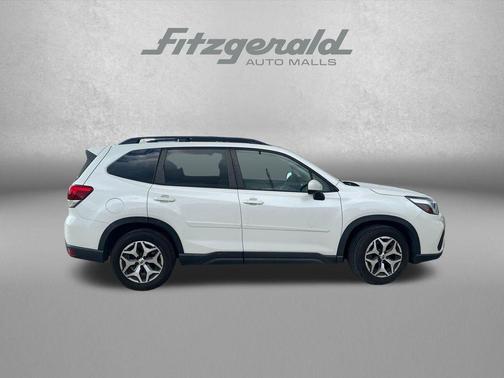 Crystal White Pearl 2021 Subaru Forester Premium