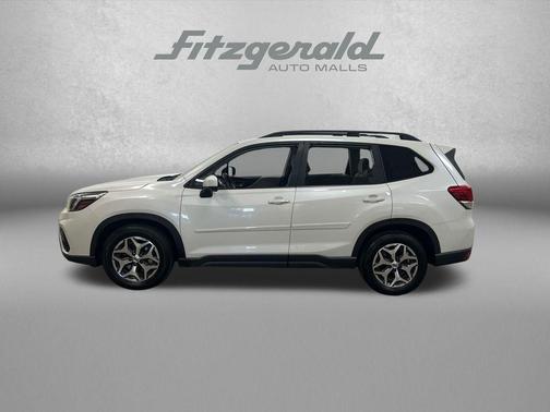 Crystal White Pearl 2021 Subaru Forester Premium