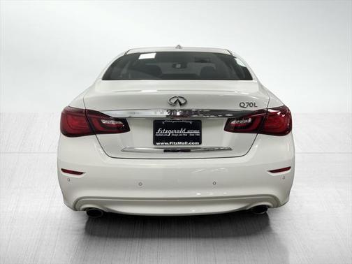 2015 INFINITI Q70L 3.7