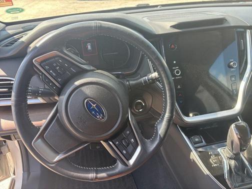 Crystal White Pearl 2024 Subaru Outback Limited