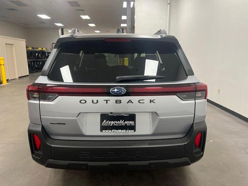 Ice Silver Metallic 2026 Subaru Outback Touring XT
