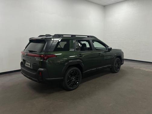 Deep Emerald Green Pearl 2026 Subaru Outback Limited XT