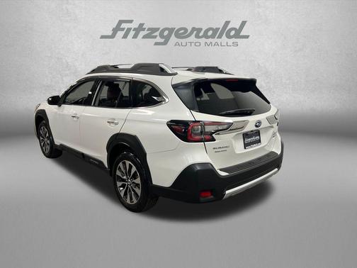 Crystal White Pearl 2025 Subaru Outback Touring